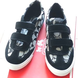 Women’s Black and White coach shoes. New w/o tags.